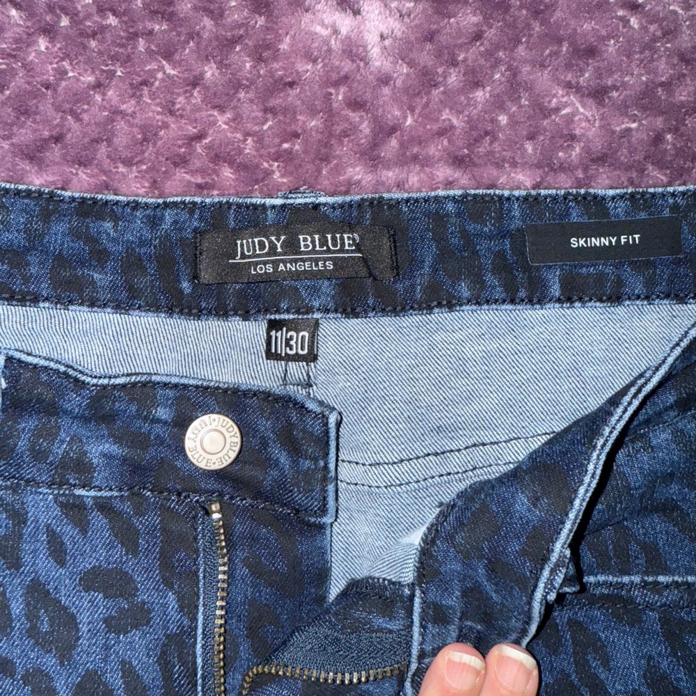 Judy Blue Women's Leopard Print Jeans - sz 11/30 - Picture 2 of 5